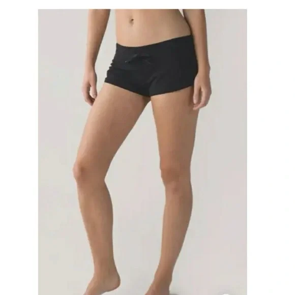 Lululemon Reversible Shanti Surf Short Sz 4 - Picture 2 of 8